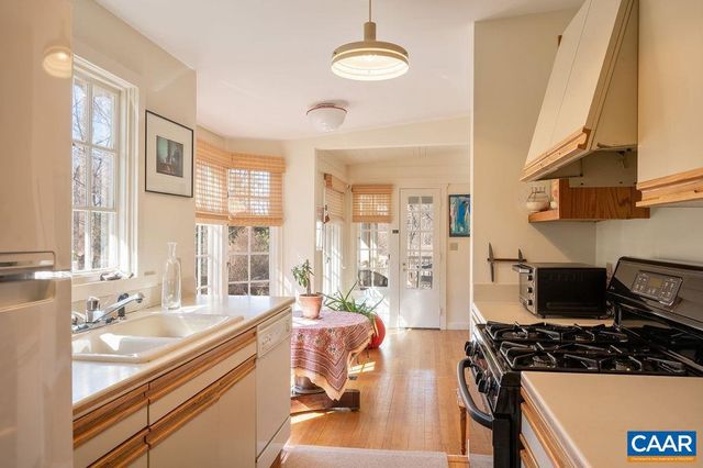 907 COTTAGE LN, Charlottesville, VA 22903