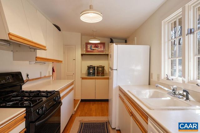 907 COTTAGE LN, Charlottesville, VA 22903