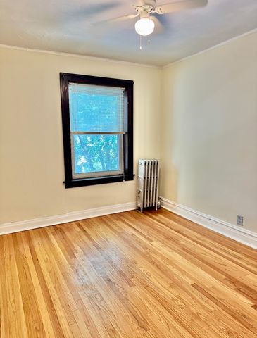 4036 N Mozart Street, Chicago, IL 60618