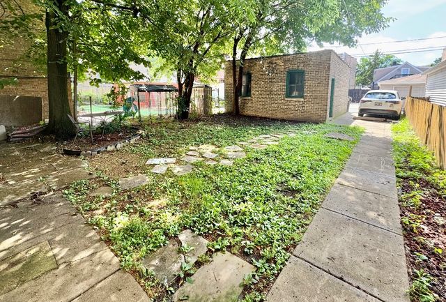 4036 N Mozart Street, Chicago, IL 60618