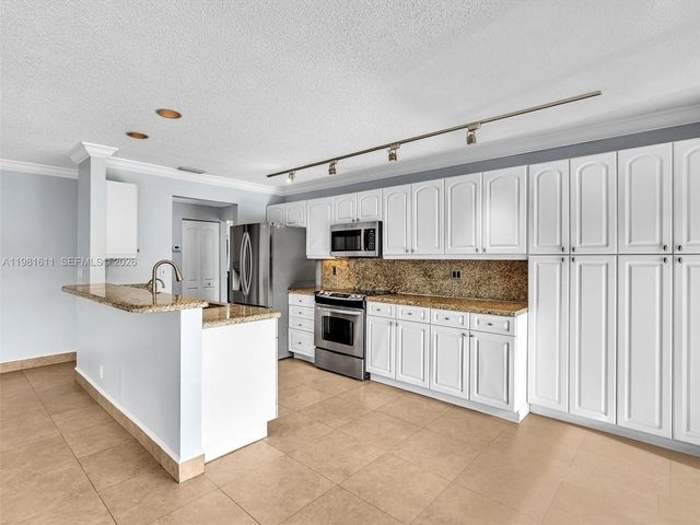 1460 NW 104th Ave, Plantation, FL 33322