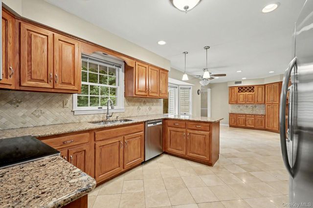 4 Sugar Hollow Court, Katonah, NY 10536