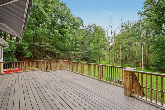 4 Sugar Hollow Court, Katonah, NY 10536