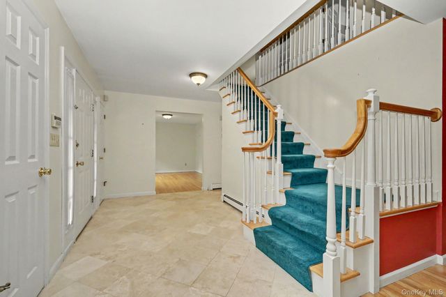4 Sugar Hollow Court, Katonah, NY 10536