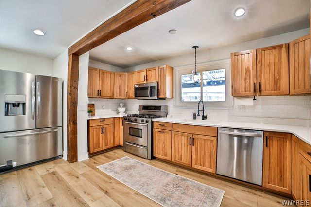 5128 Armor Duells Road, Orchard Park, NY 14127