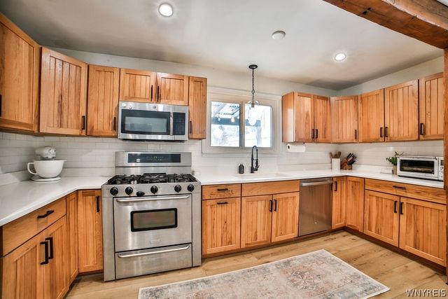 5128 Armor Duells Road, Orchard Park, NY 14127