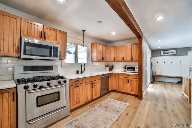 5128 Armor Duells Road, Orchard Park, NY 14127