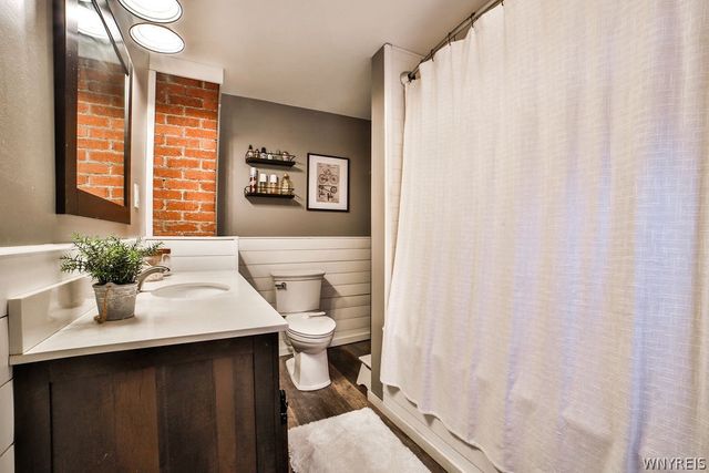 5128 Armor Duells Road, Orchard Park, NY 14127