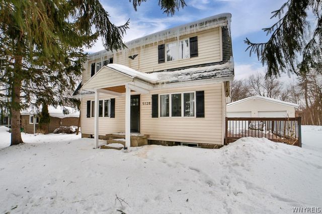 5128 Armor Duells Road, Orchard Park, NY 14127