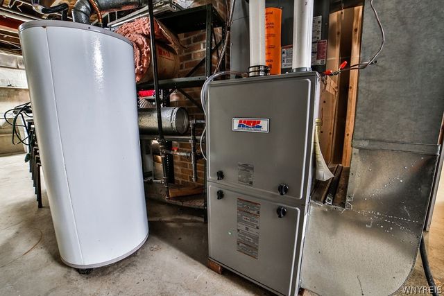 5128 Armor Duells Road, Orchard Park, NY 14127