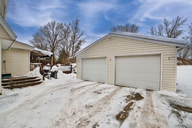 5128 Armor Duells Road, Orchard Park, NY 14127