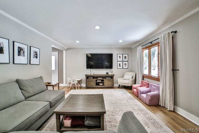 5128 Armor Duells Road, Orchard Park, NY 14127