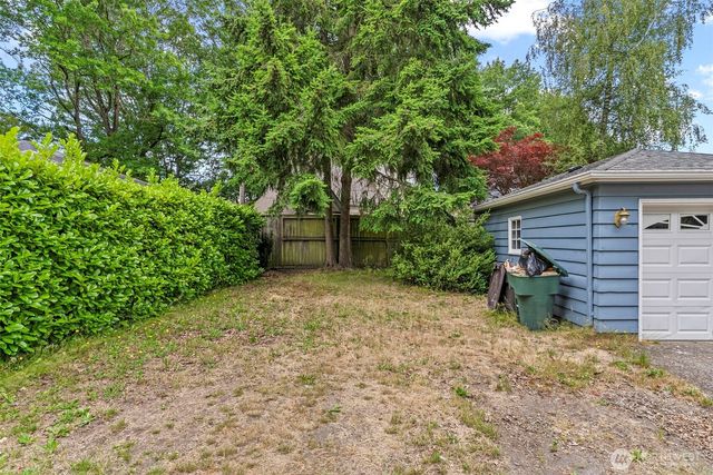 2132 Washington Way, Longview, WA 98632