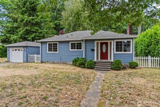 2132 Washington Way, Longview, WA 98632