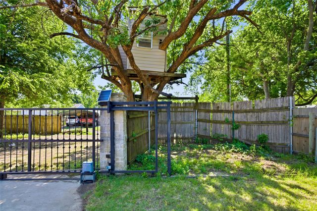 818 N Brents Avenue, Sherman, TX 75090