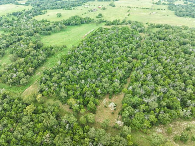 4744 Freyburg Hall RD, Schulenburg, TX 78956