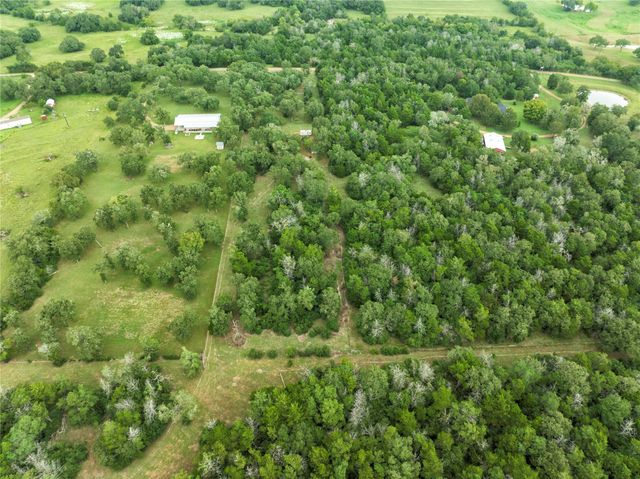 4744 Freyburg Hall RD, Schulenburg, TX 78956