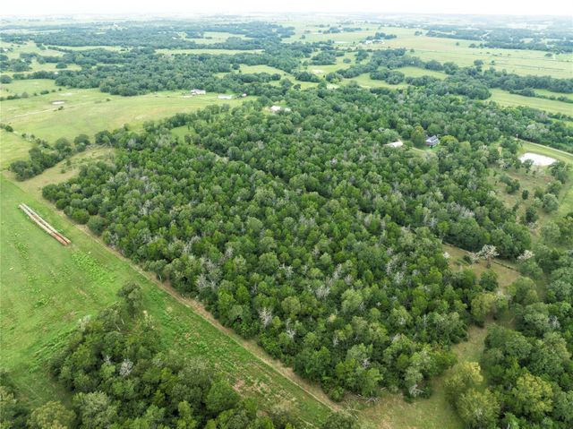 4744 Freyburg Hall RD, Schulenburg, TX 78956