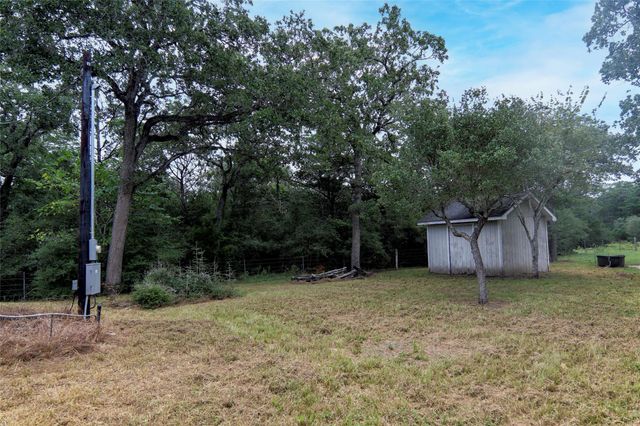 4744 Freyburg Hall RD, Schulenburg, TX 78956