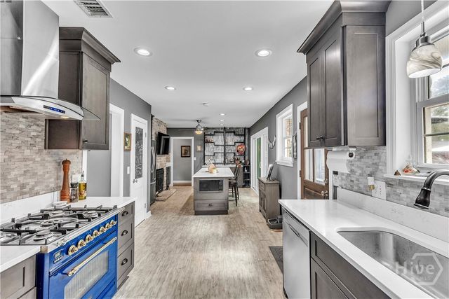 223 E 64th Street, Savannah, GA 31405