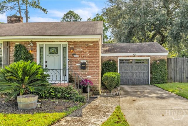 223 E 64th Street, Savannah, GA 31405