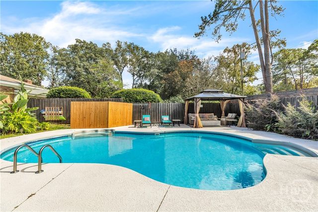 223 E 64th Street, Savannah, GA 31405