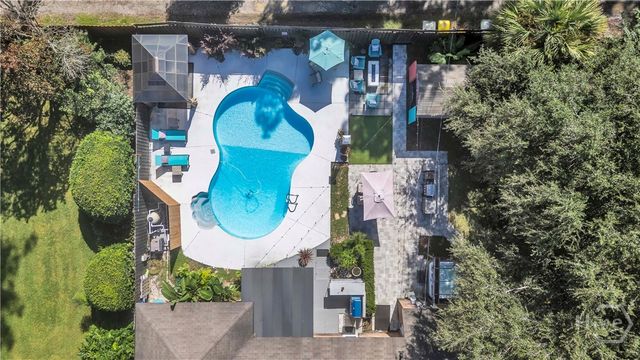 223 E 64th Street, Savannah, GA 31405