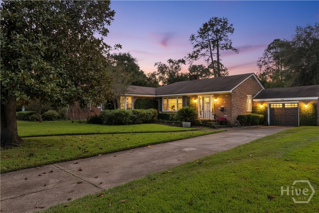 223 E 64th Street, Savannah, GA 31405