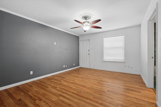 2915 Touraine Drive, Dallas, TX 75211