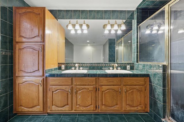 2915 Touraine Drive, Dallas, TX 75211