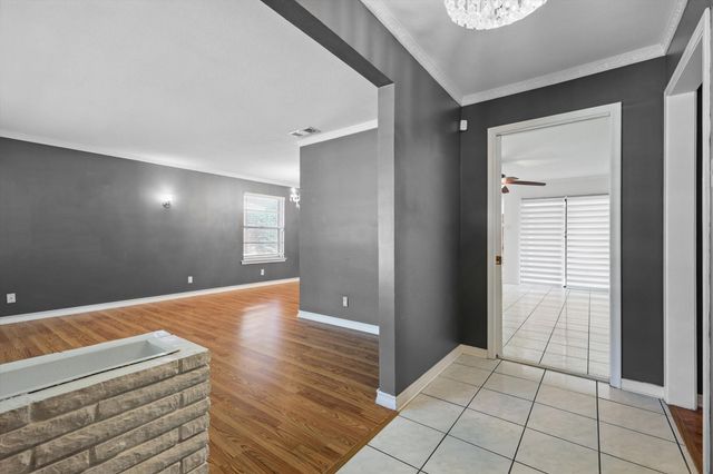 2915 Touraine Drive, Dallas, TX 75211