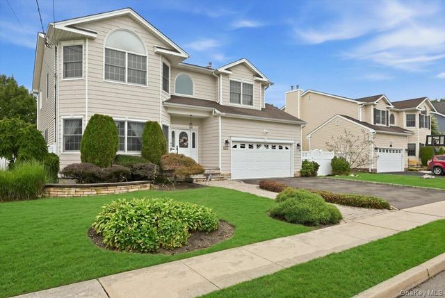 151 Monroe Street, Massapequa Park, NY 11762