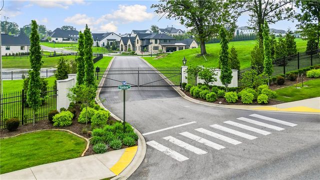 4815 Southgate Estates Circle, Rogers, AR 72758