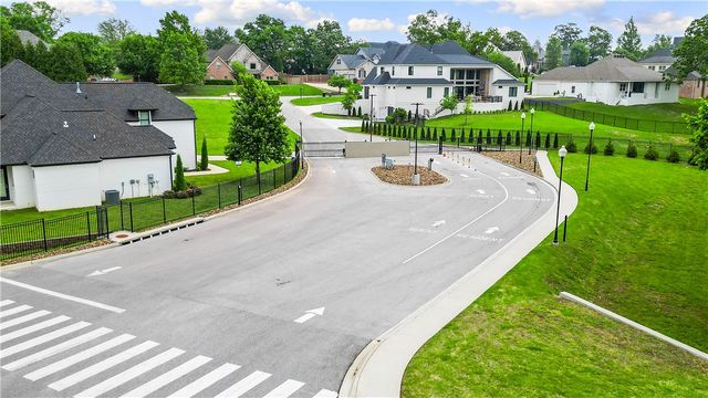 4815 Southgate Estates Circle, Rogers, AR 72758