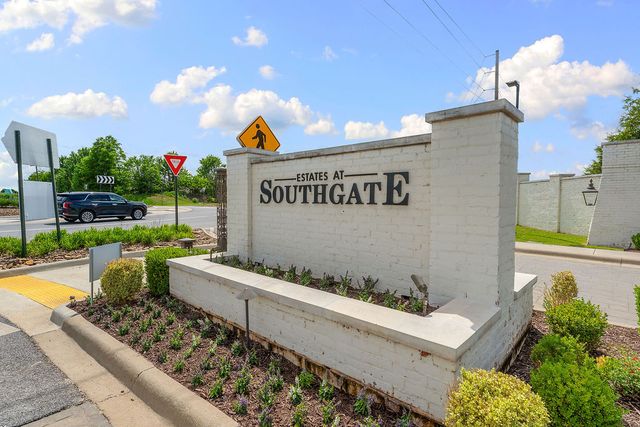 4815 Southgate Estates Circle, Rogers, AR 72758