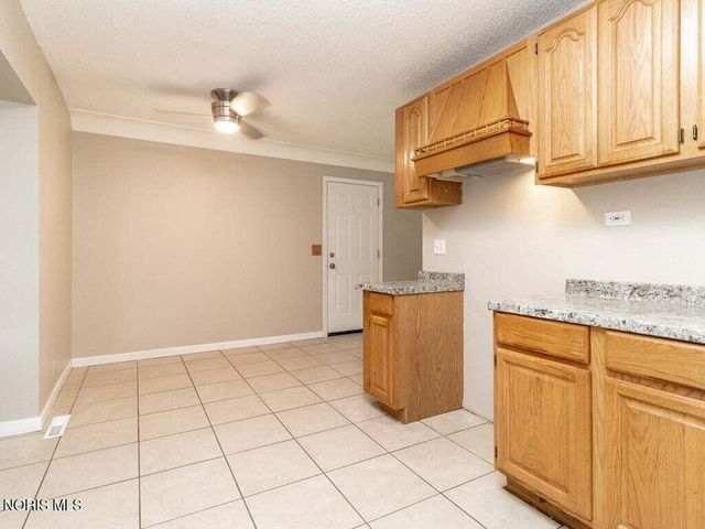 2917 Shoreland Avenue, Toledo, OH 43611