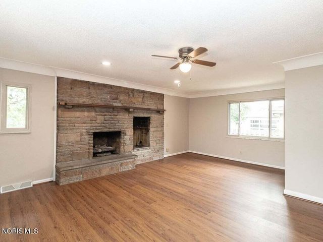 2917 Shoreland Avenue, Toledo, OH 43611