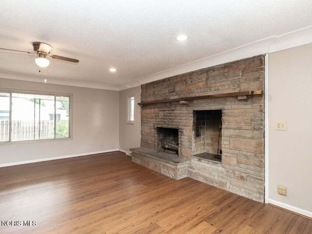 2917 Shoreland Avenue, Toledo, OH 43611