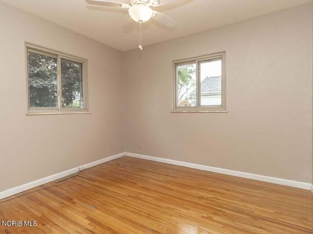 2917 Shoreland Avenue, Toledo, OH 43611