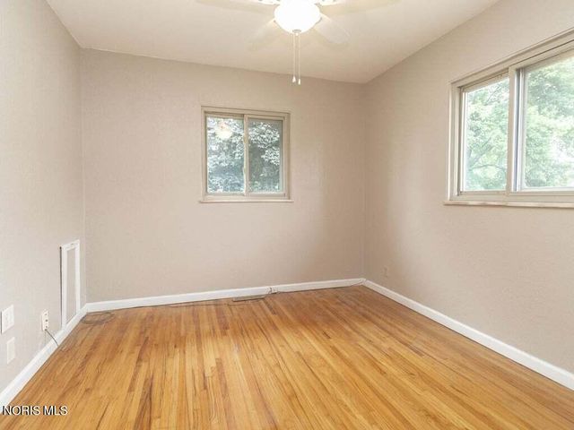2917 Shoreland Avenue, Toledo, OH 43611