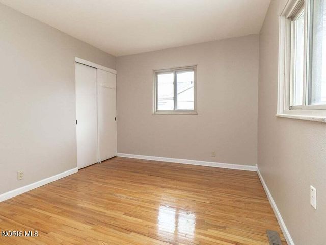 2917 Shoreland Avenue, Toledo, OH 43611