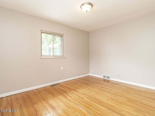 2917 Shoreland Avenue, Toledo, OH 43611