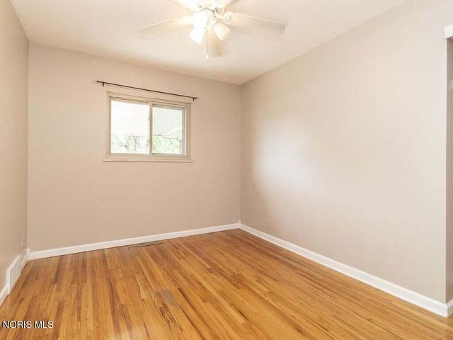 2917 Shoreland Avenue, Toledo, OH 43611