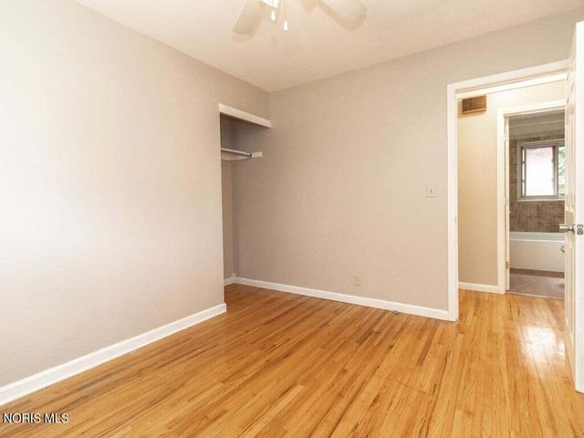 2917 Shoreland Avenue, Toledo, OH 43611