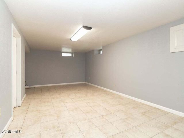 2917 Shoreland Avenue, Toledo, OH 43611