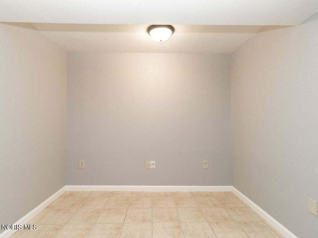 2917 Shoreland Avenue, Toledo, OH 43611
