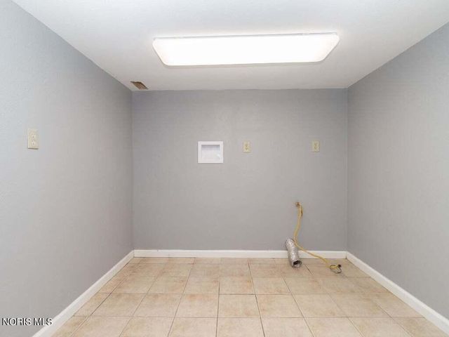 2917 Shoreland Avenue, Toledo, OH 43611