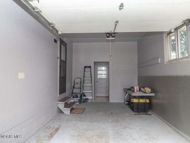 2917 Shoreland Avenue, Toledo, OH 43611
