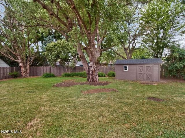2917 Shoreland Avenue, Toledo, OH 43611