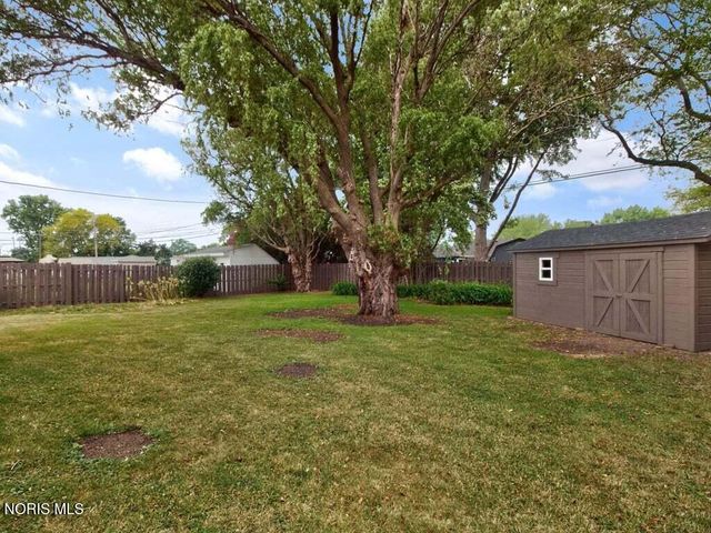 2917 Shoreland Avenue, Toledo, OH 43611